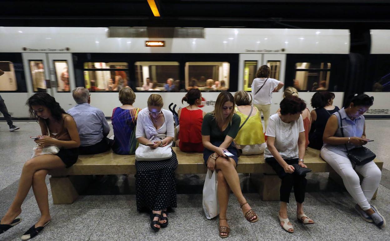 Halloween 2019: Horarios especiales de metro y tranvía en Valencia