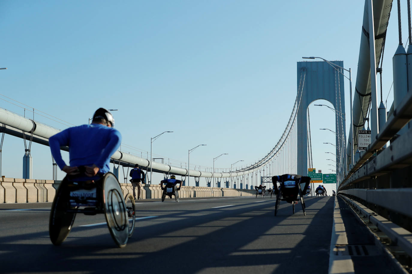 Kenia ha conseguido un doblete este domingo en el maratón de Nueva York con categóricos triunfos de Geoffrey Kamworor en hombres (2h.08.13), así como de Joyciline Jepkosgei (2h.22.38), quien previamente acabó con el reinado de la multiganadora Mary Keitany en la carrera de mujeres. 