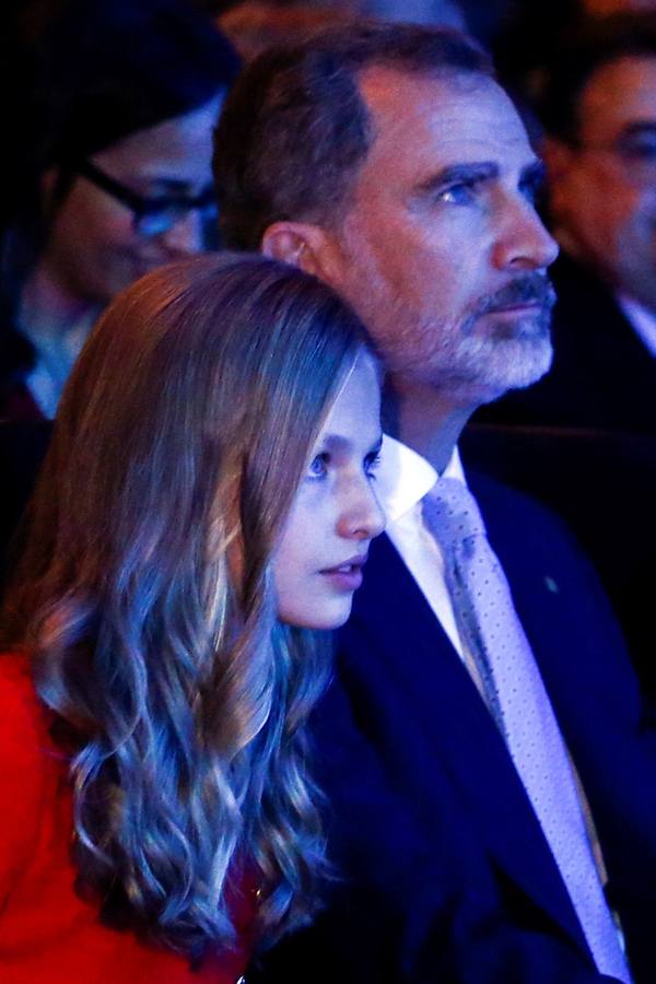 Felipe VI ha tenido palabras para el debut de la princesa Leonor en un acto en Cataluña (habló previamente) para iniciar su intervención bromeando con el hecho de que su hija se lo había dejado difícil.