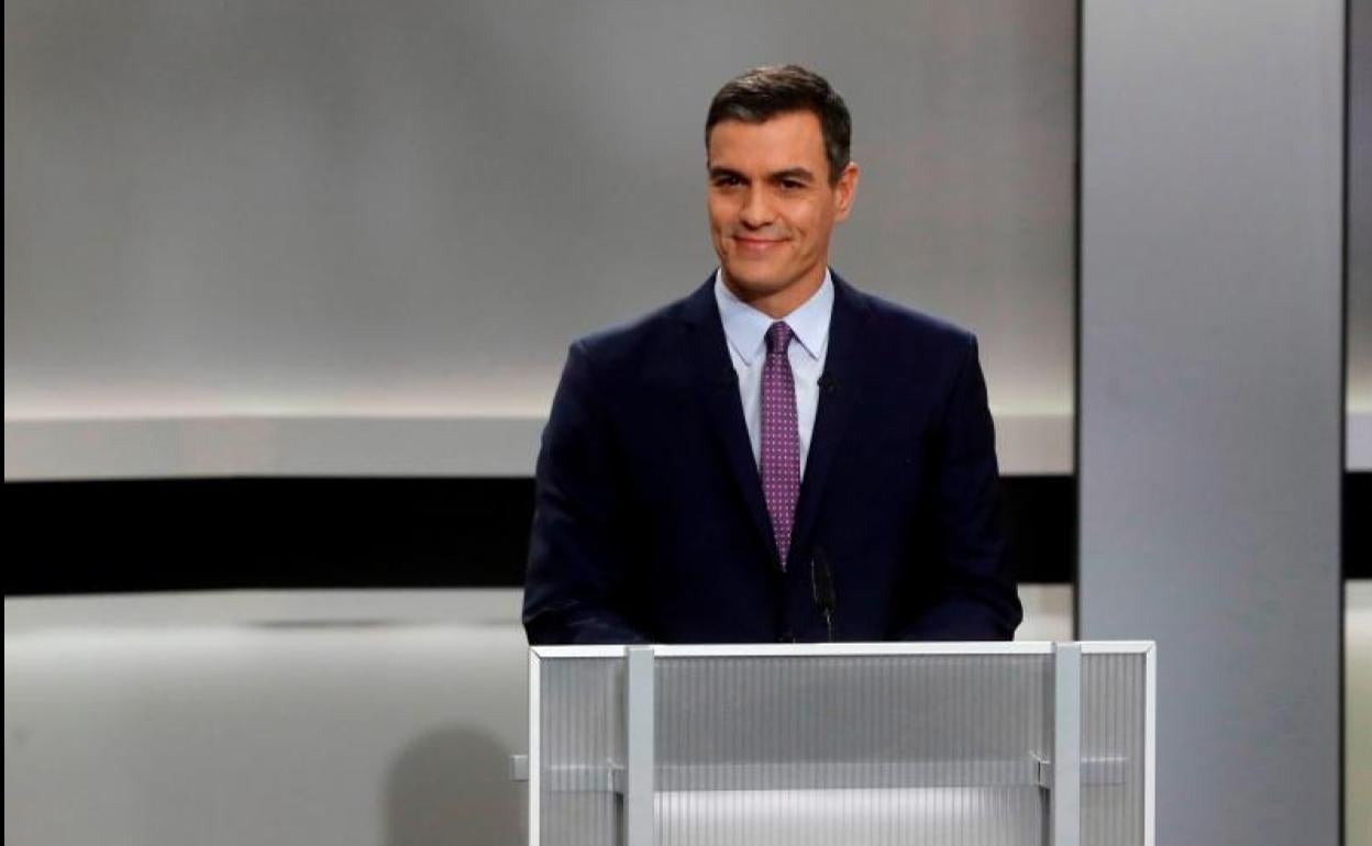 El candidato del PSOE, Pedro Sánchez, participa en el debate electoral.