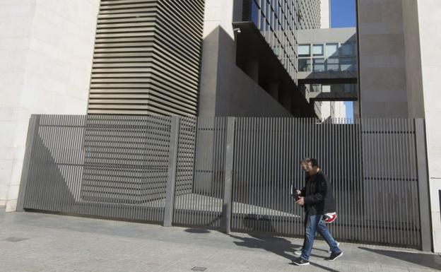 La Ciudad de la Justicia de Valencia cambiará las puertas de los calabozos