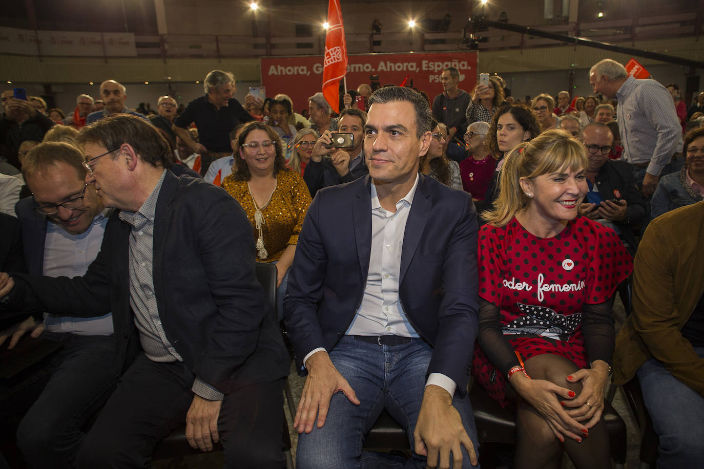 El presidente del Gobierno en funciones y secretario general del PSOE ha intervenido ante 1.200 cargos, militantes y simpatizantes en el Espacio La Pérgola de Castellón