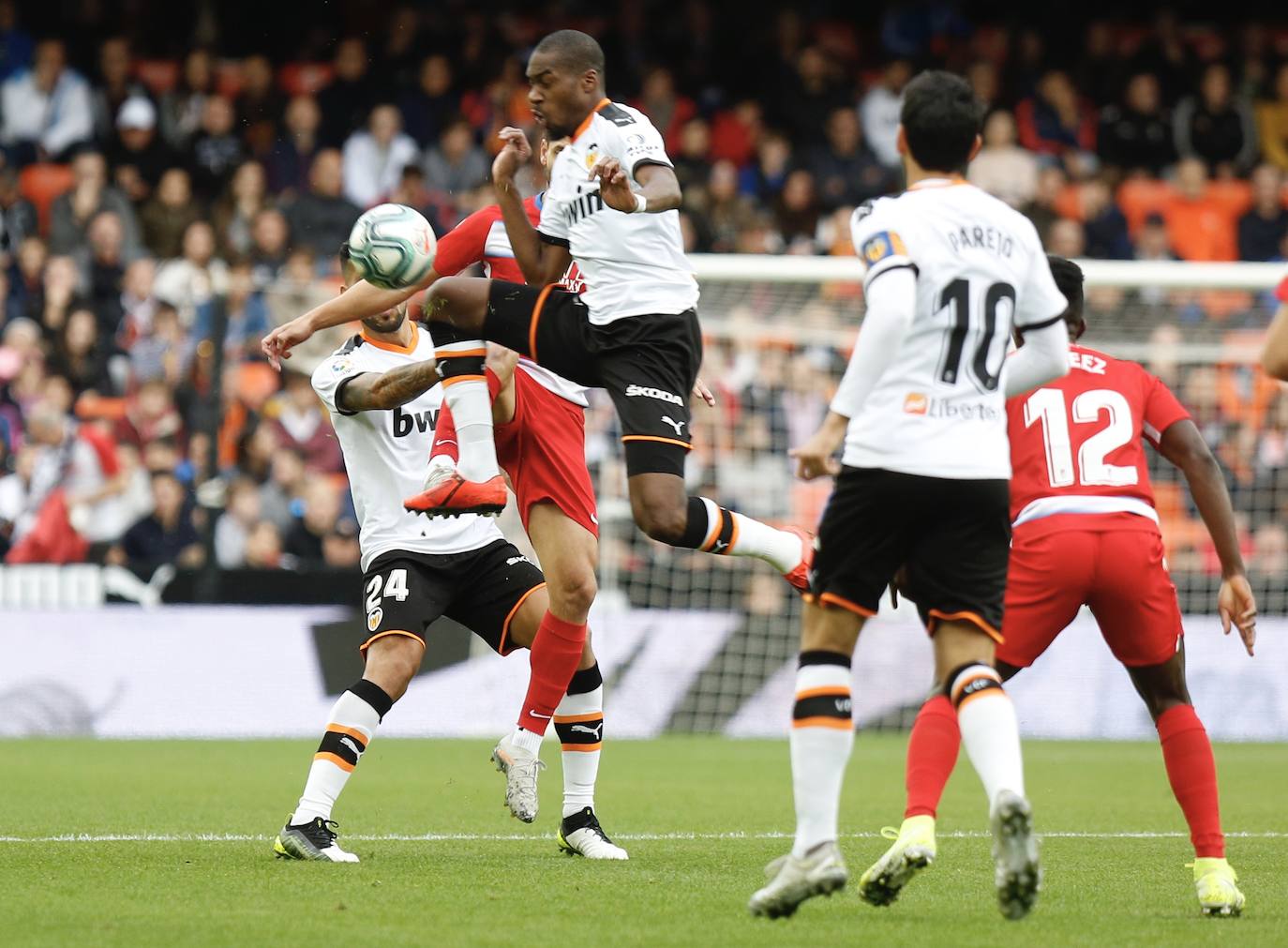 Partido disputado en Mestalla que acabó con victoria valencianista tras los tantos de Wass y Ferran.