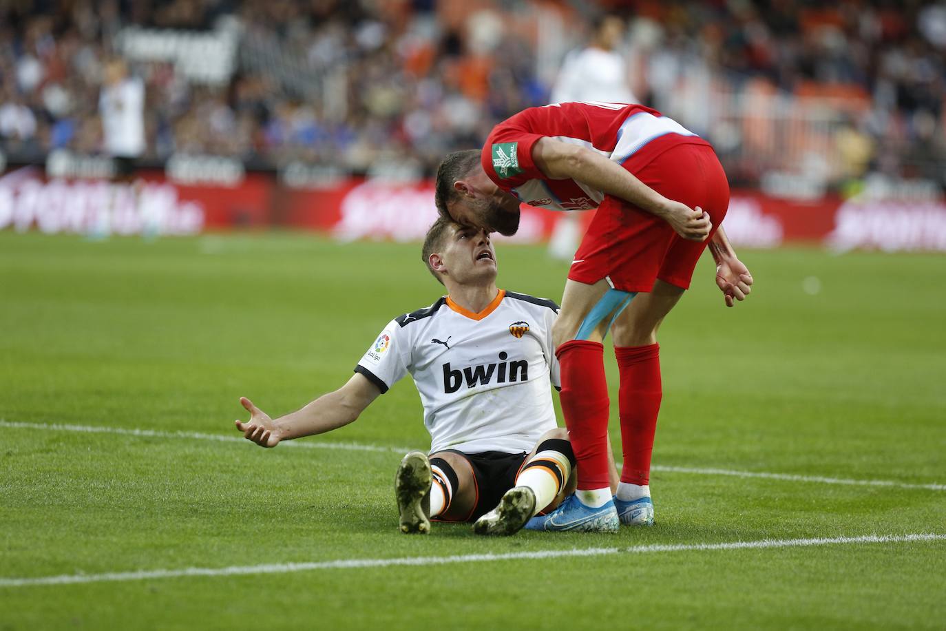 Partido disputado en Mestalla que acabó con victoria valencianista tras los tantos de Wass y Ferran.