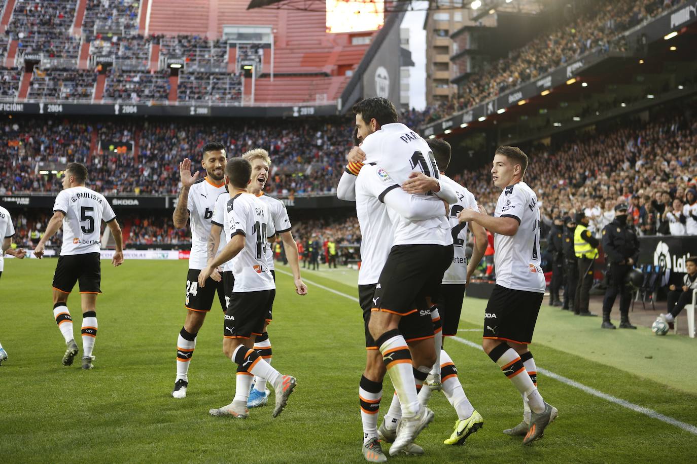 Partido disputado en Mestalla que acabó con victoria valencianista tras los tantos de Wass y Ferran.