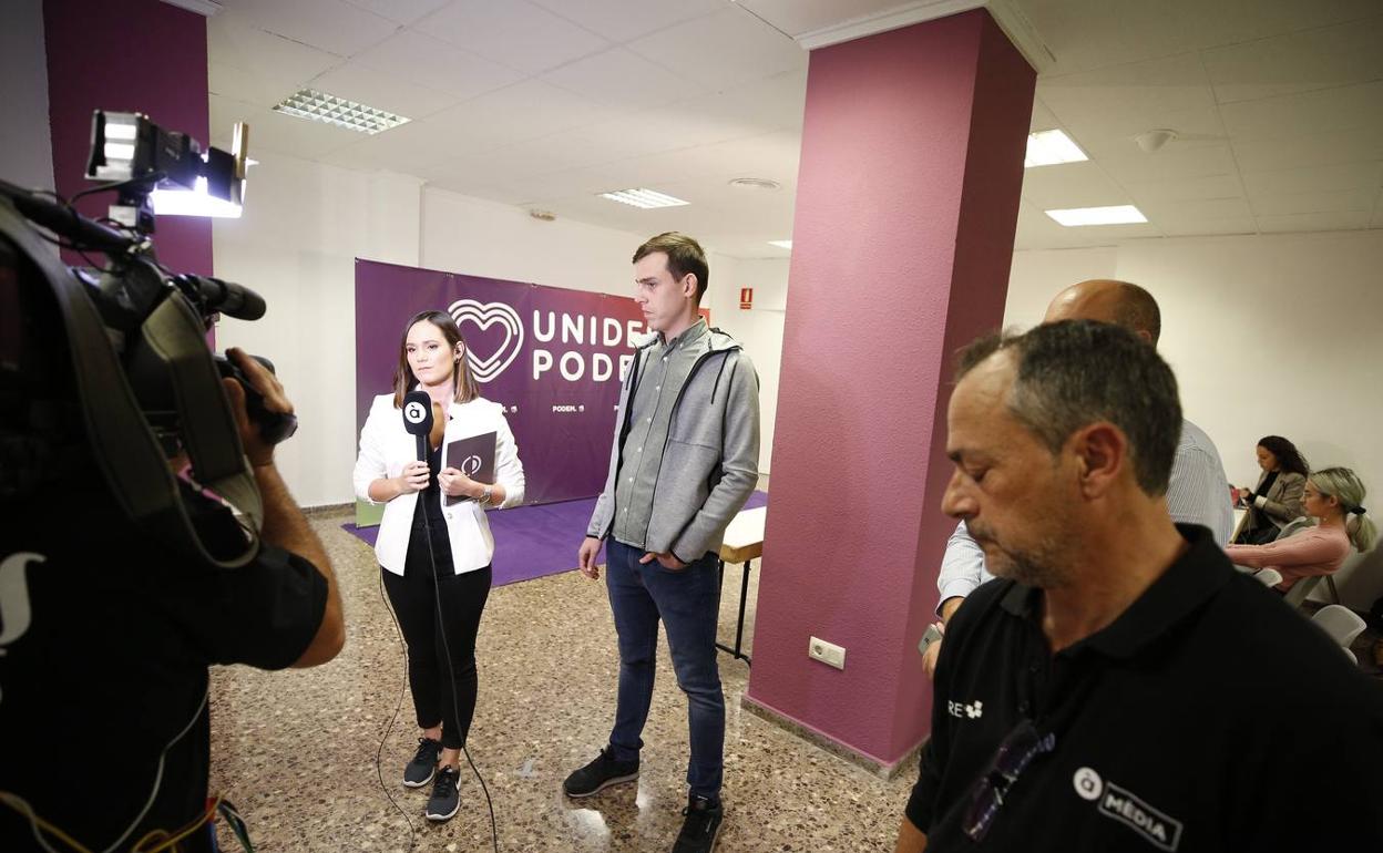 Sede de Unides Podem, tras el cierre de los colegios electorales.