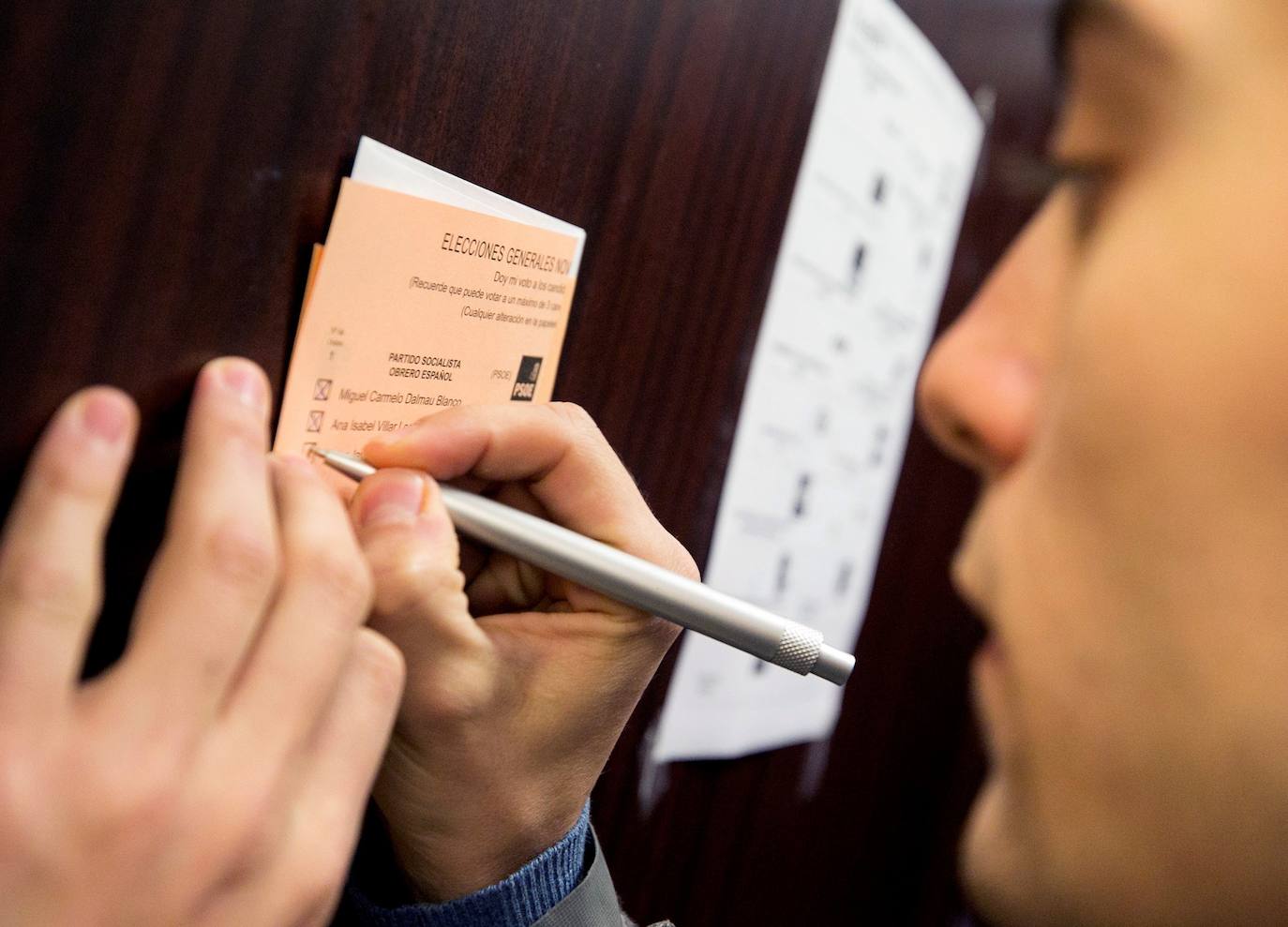 Más de 226.000 jóvenes de 18 años estrenan por primera vez su derecho al voto.