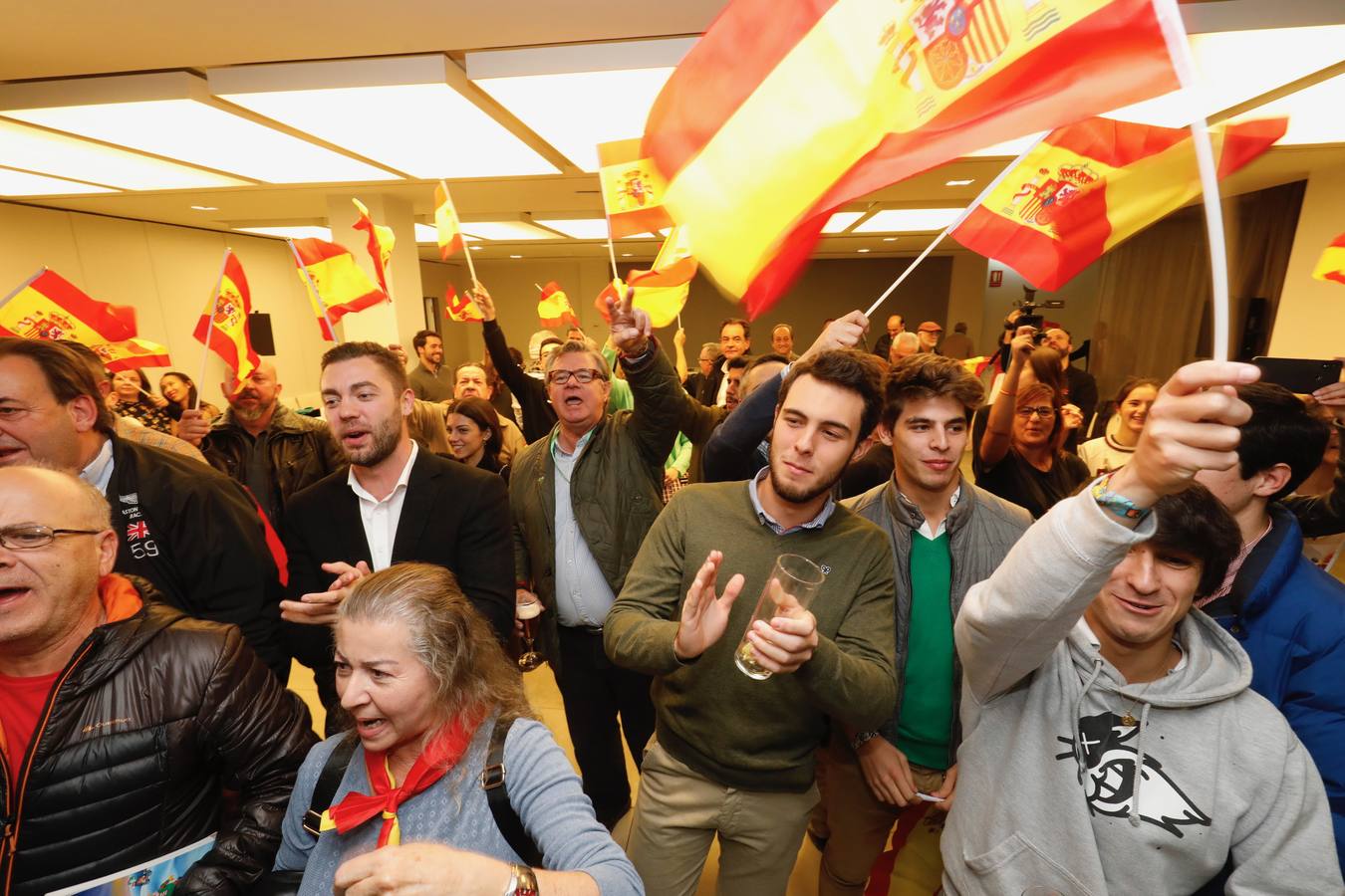 Los principales partidos políticos de la Comunitat se han reunido en sus sedes de Valencia para conocer los resultados de la jornada electoral de este domingo 10 de noviembre. 