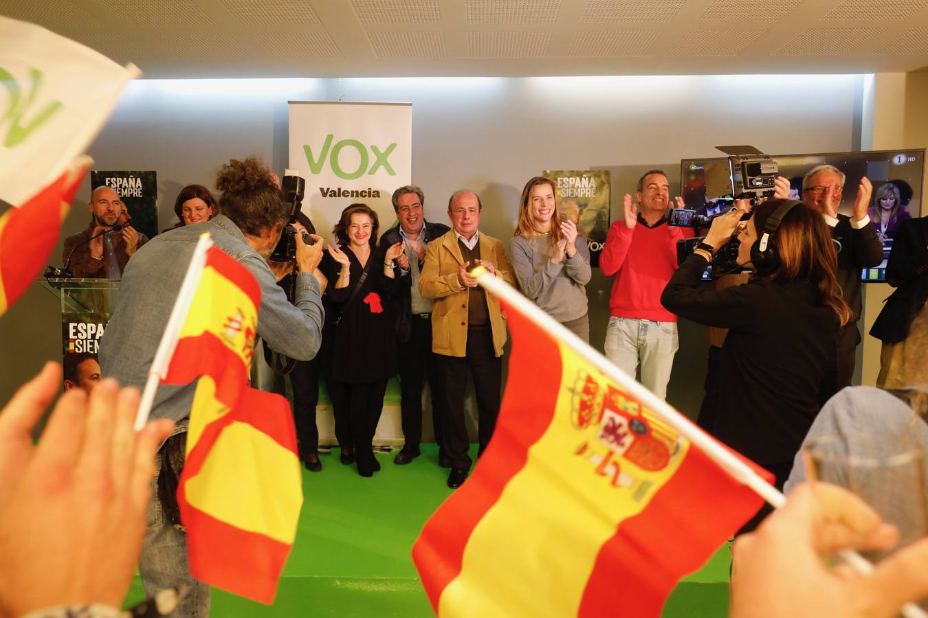 Los principales partidos políticos de la Comunitat se han reunido en sus sedes de Valencia para conocer los resultados de la jornada electoral de este domingo 10 de noviembre. 