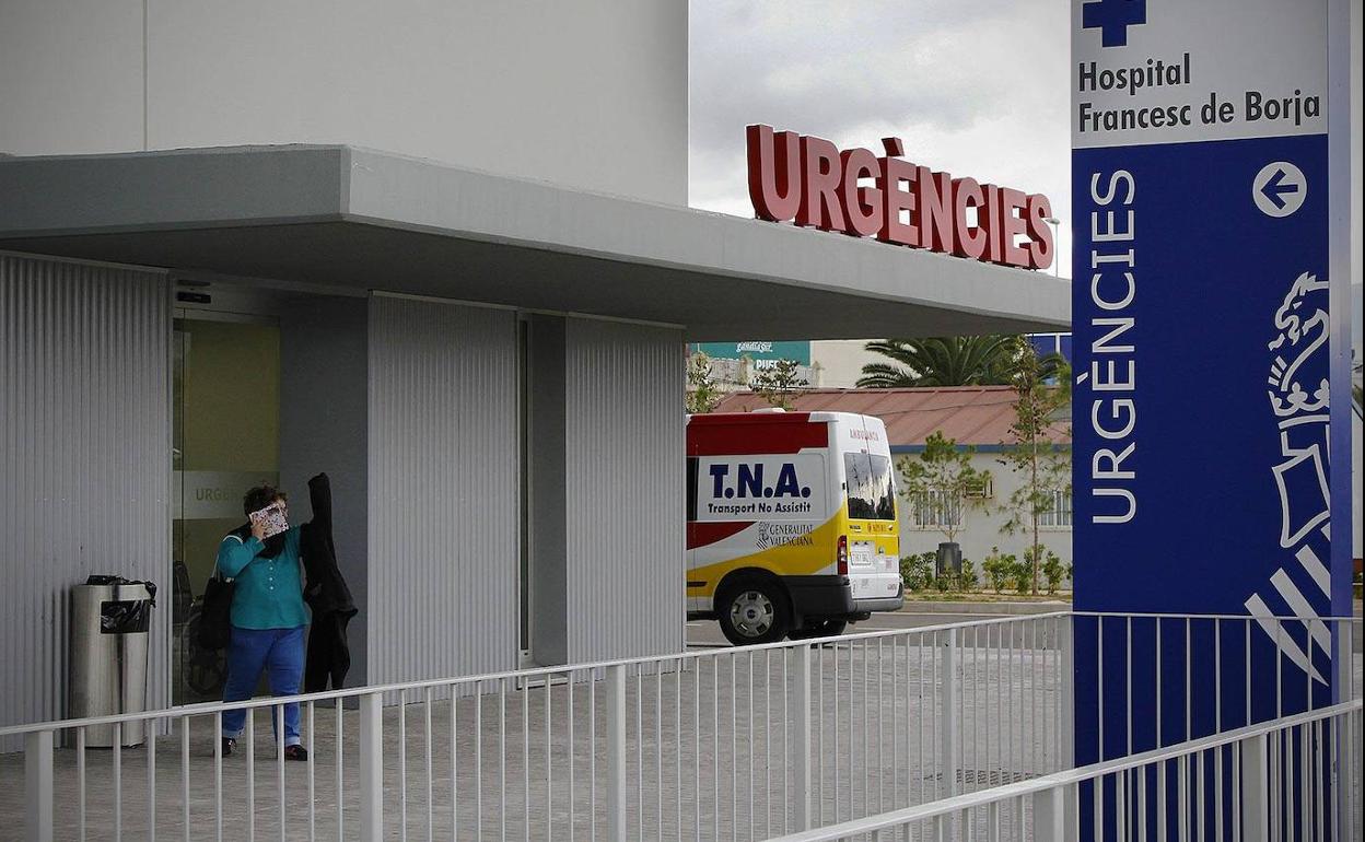 Acceso al servicio de Urgencias del Hospital Francesc de Borja de Gandia.