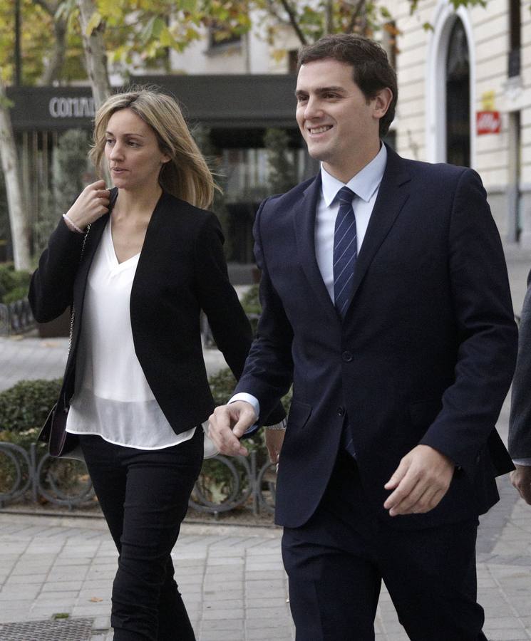 La vida personal de Albert Rivera ha cambiado a lo largo de los últimos años. En la imagen, con su expareja Beatriz Tajuelo. En la actualidad comparte su vida con la cantante Malú.