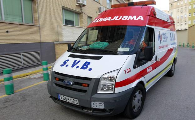 Un trabajador de 39 años, herido grave al sufrir una caída de varios metros en Ibi