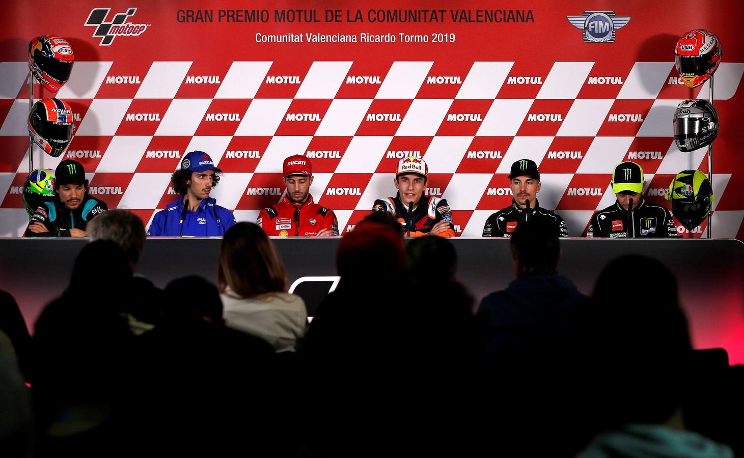 Ambiente en el circuito de Cheste por el Gran Premio de Motociclismo.