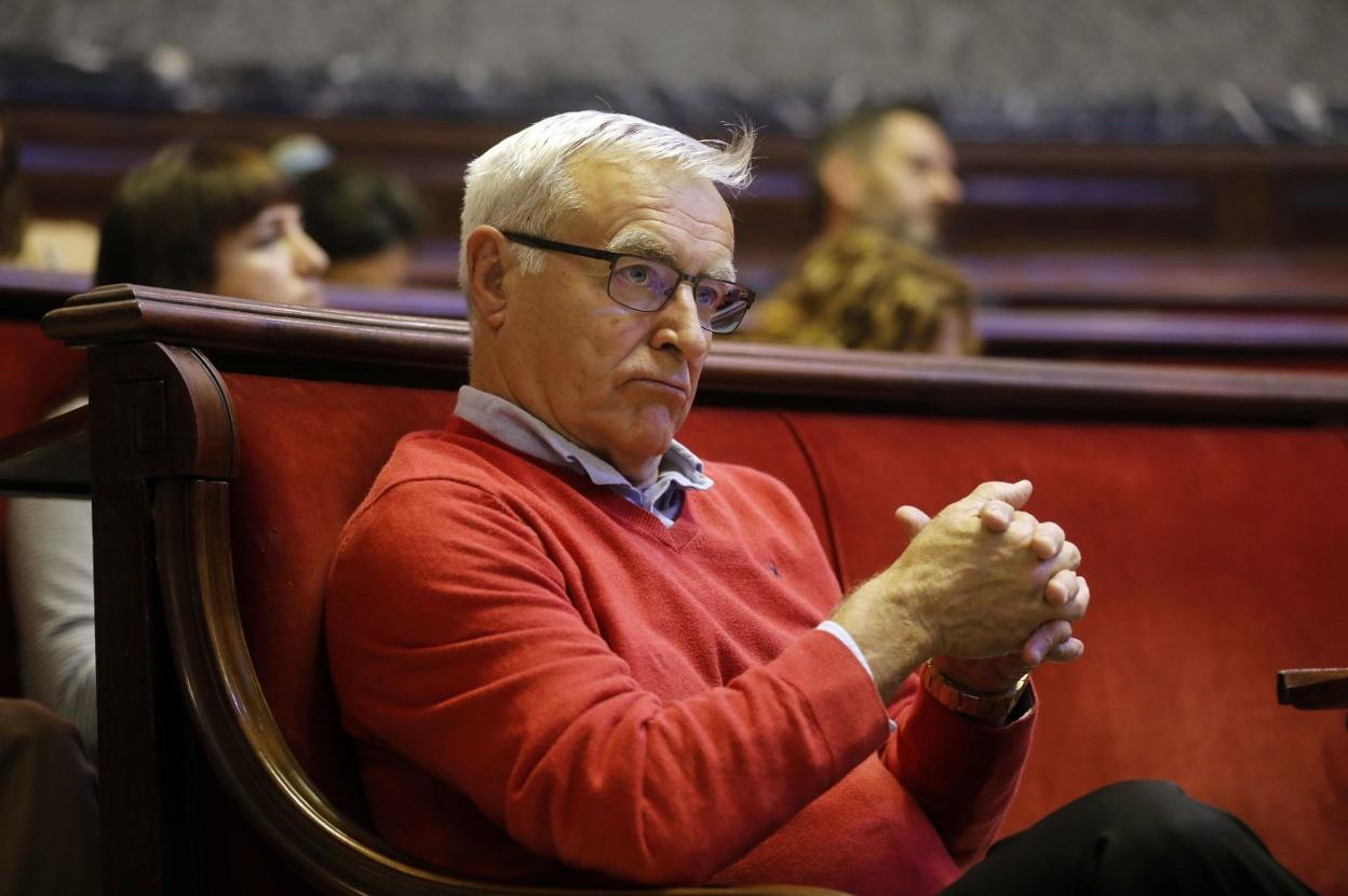 El alcalde de Valencia, Joan Ribó, durante un pleno municipal. 