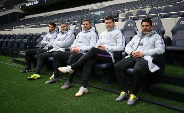 Pochettino, con su cuerpo técnico en el que figuraban Toni Jiménez y Jesús Pérez 