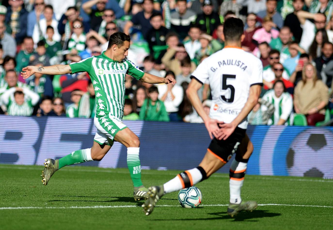 El conjunto blanquinegro se deja remontar un encuentro en el que Maxi Gómez abrió la lata y dos exvalencianistas hicieron los goles del Betis