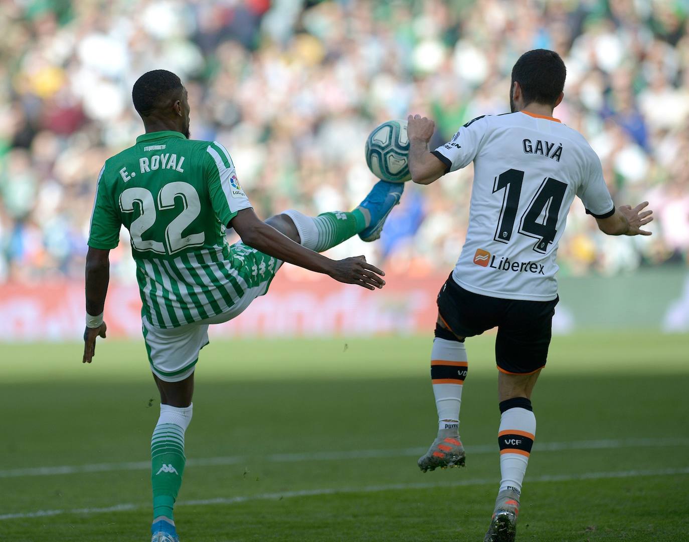 El conjunto blanquinegro se deja remontar un encuentro en el que Maxi Gómez abrió la lata y dos exvalencianistas hicieron los goles del Betis