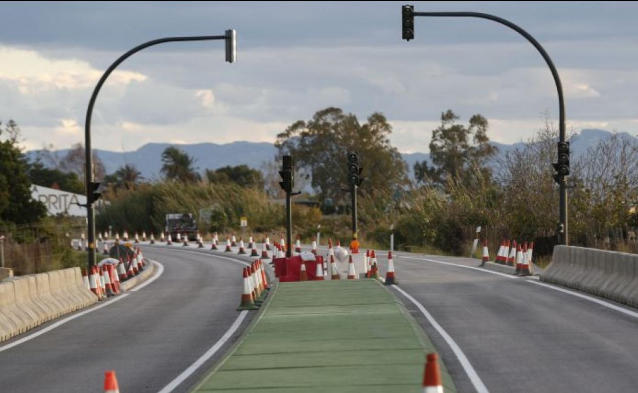 Semáforos en la autovía de El Saler.