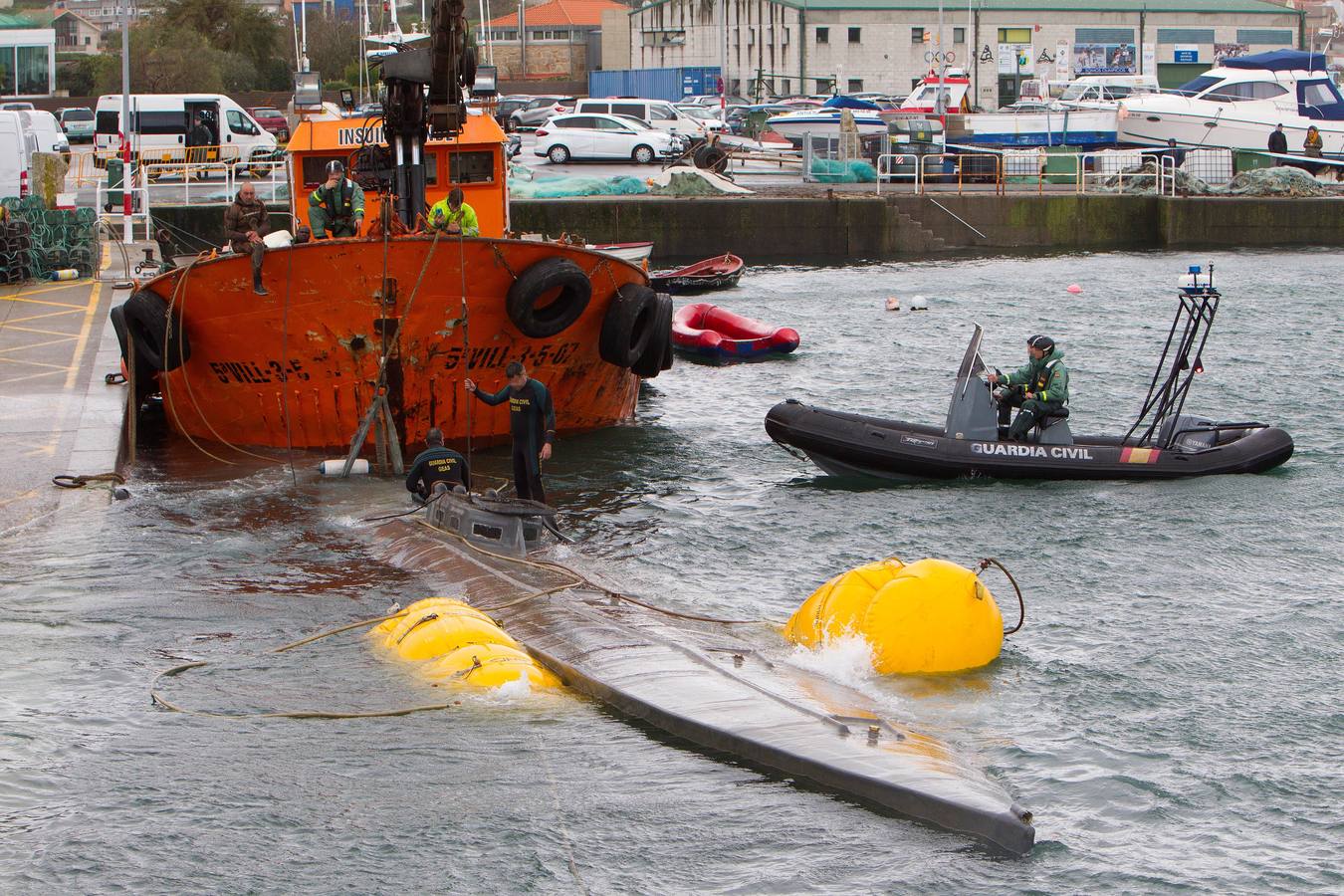 El narcosubmarino interceptado el pasado sábado a escasas millas de la playa de Hío, en el municipio pontevedrés de Cangas do Morrazo, portaba tres toneladas de cocaína.