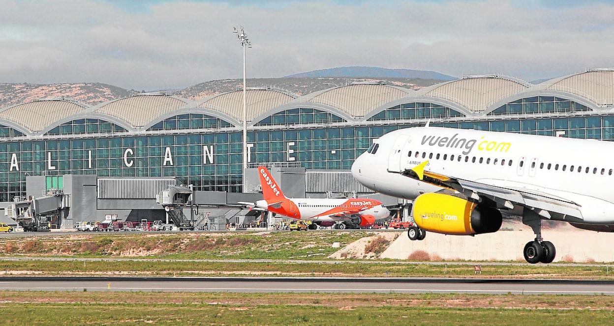 Pistas de aterrizaje en el aeropuerto de Alicante, donde se ha realizado el estudio de la UA. 