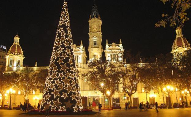 La plaza del Ayuntamiento en Navidad.