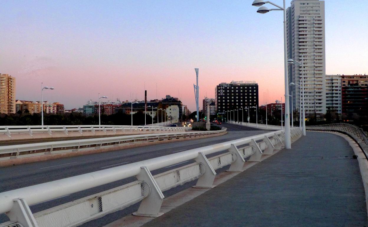 Puente de Monteolivete, por donde sale el Maratón de Valencia. 