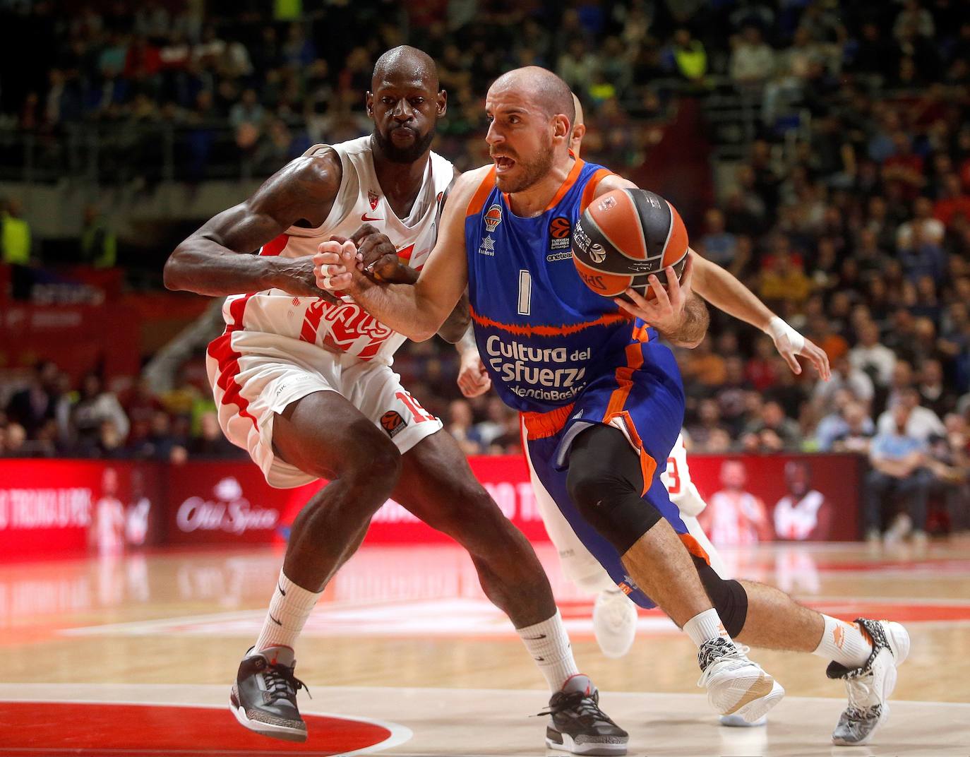 Fotos: El Estrella Roja-Valencia Basket, en imágenes