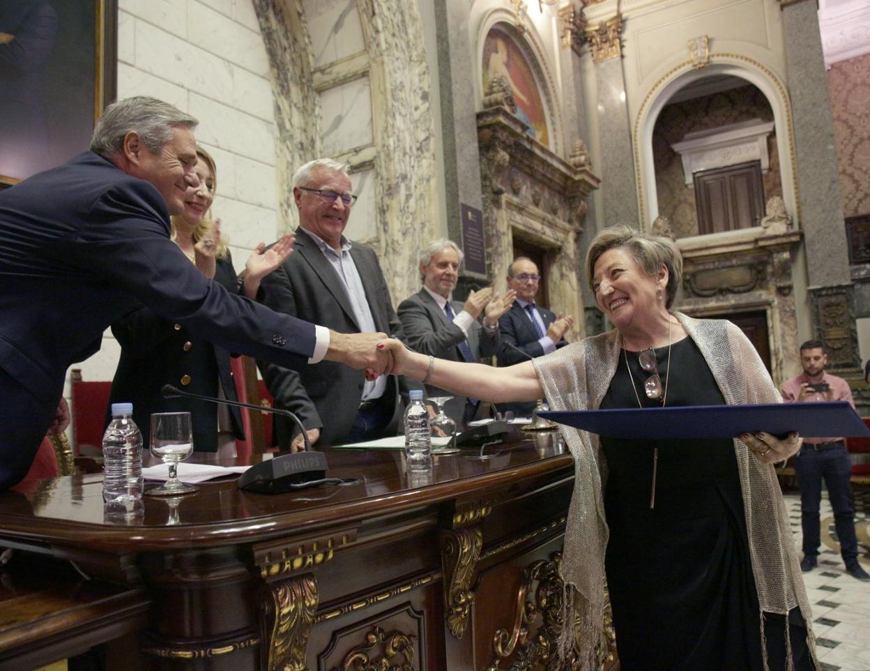 La doctora Ana Lluch, ayer, en el hemiciclo municipal. 