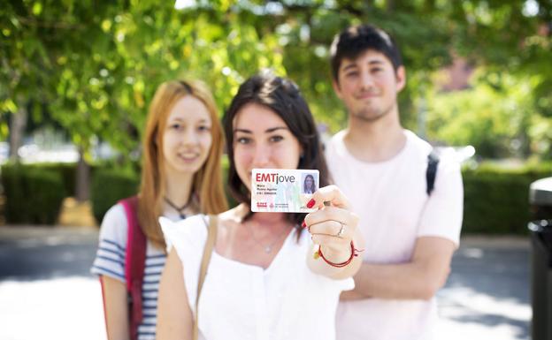 La EMT de Valencia cambia las edades para poder viajar con el bono infantil y el joven a partir de 2020