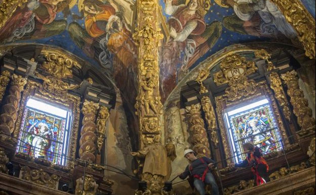 La medición de los sensores de los frescos de los ángeles músicos de la catedral cesó en 2014 por los recortes