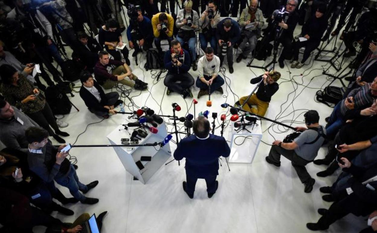 El presidente del Comité Olímpico Rusi, Stanislav Pozdniakov, durante su comparecencia. 