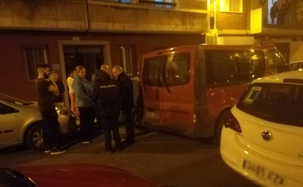 Un conductor ebrio choca contra cinco vehículos en una calle de Valencia