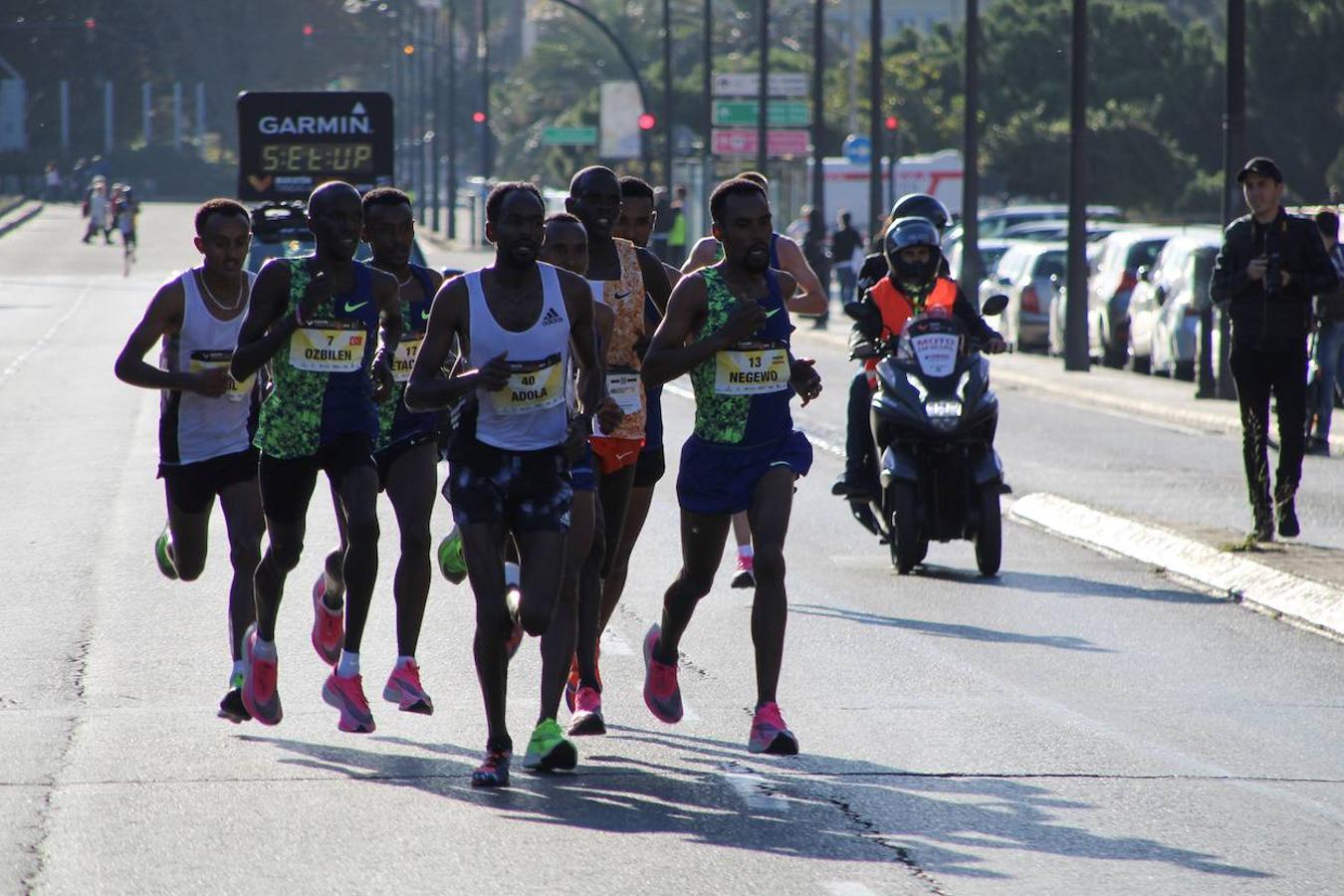 Fotos: Búscate en el paso por el muro del Maratón