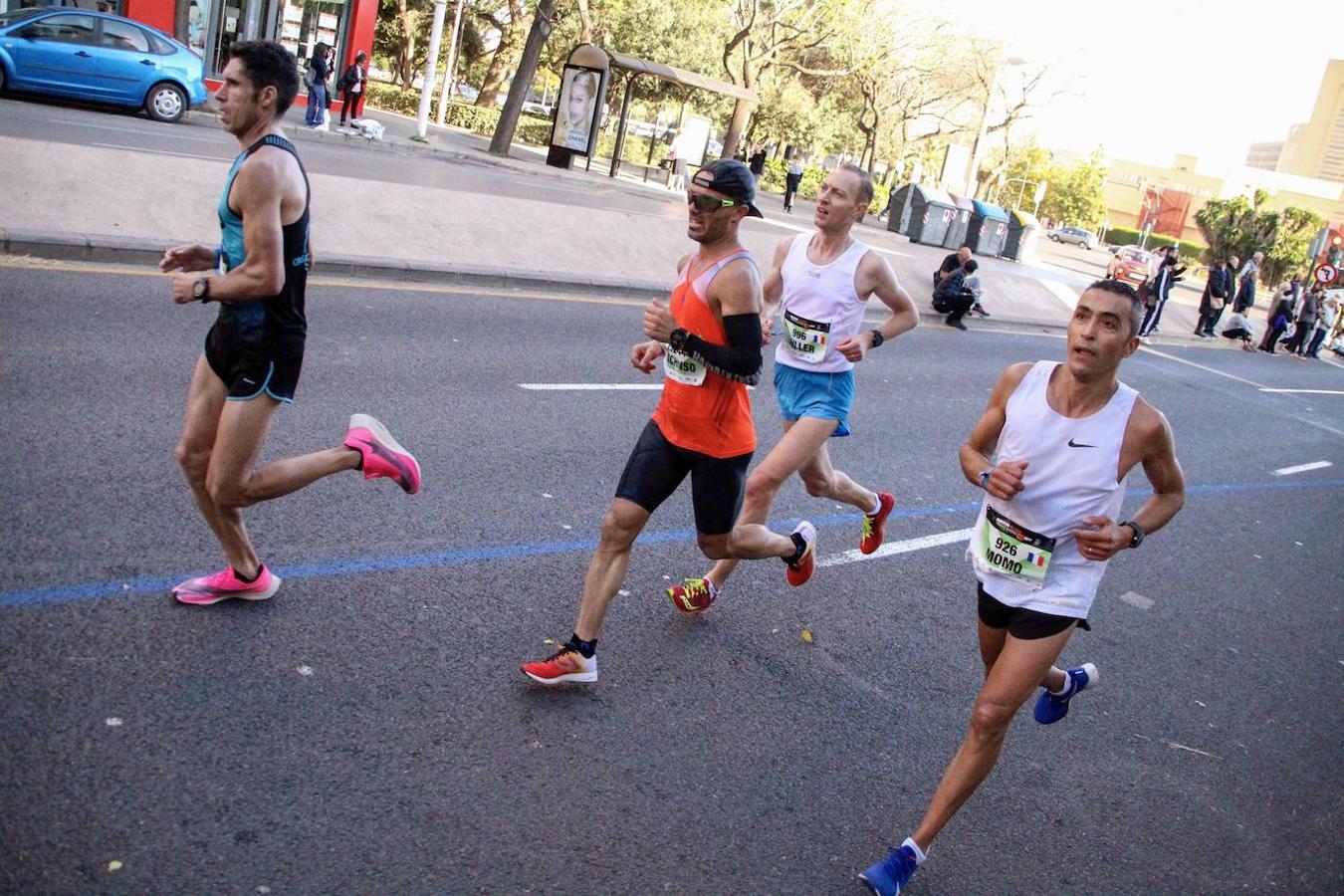 Fotos: Búscate en el paso por el muro del Maratón