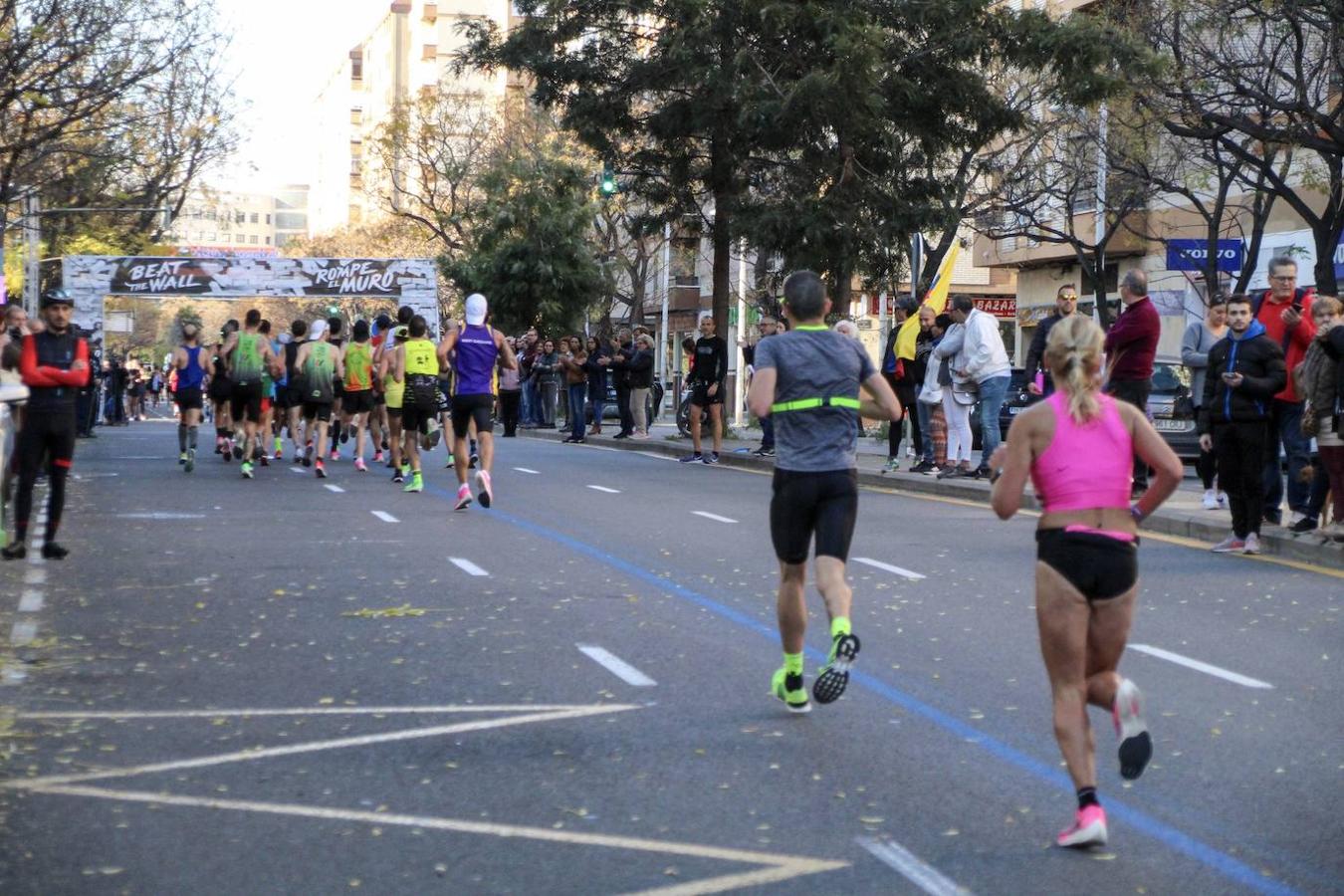 Fotos: Búscate en el paso por el muro del Maratón