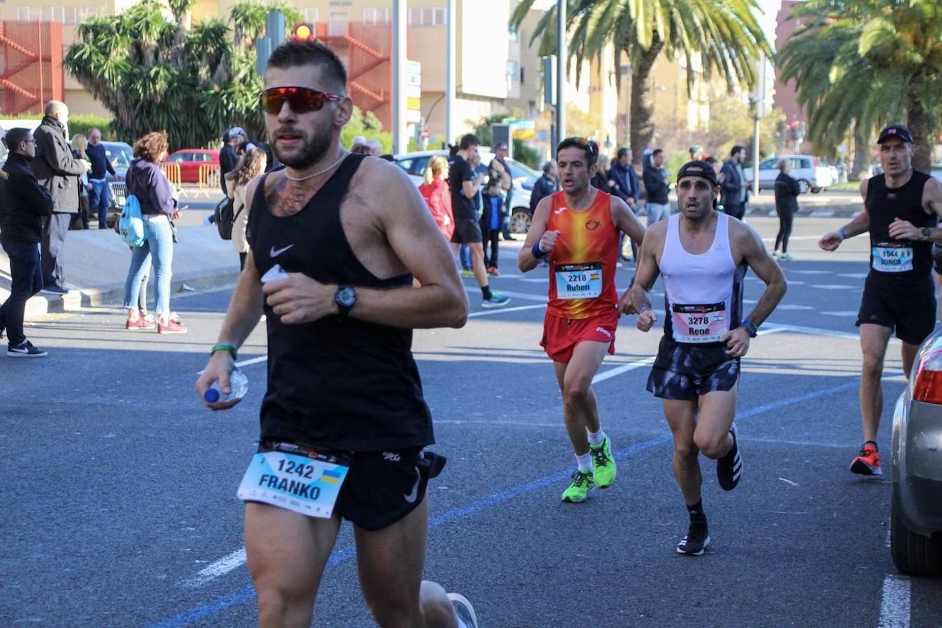 Fotos: Búscate en el paso por el muro del Maratón