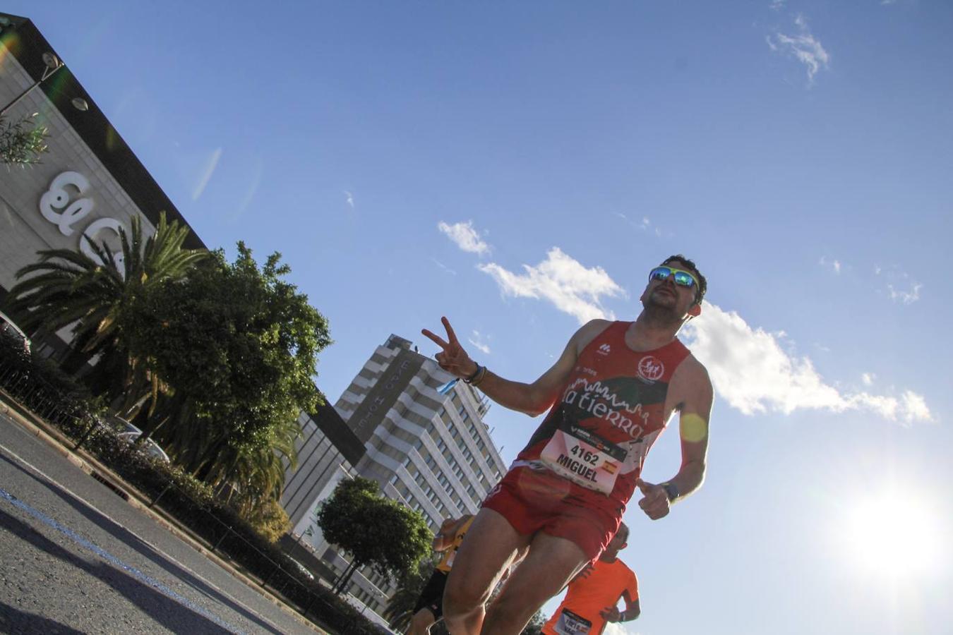 Fotos: Búscate en el paso por el muro del Maratón