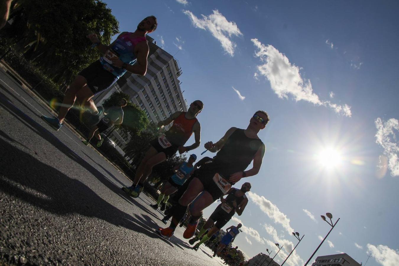 Fotos: Búscate en el paso por el muro del Maratón