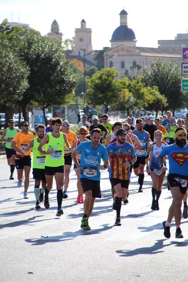 Fotos: Búscate en el paso por el muro del Maratón