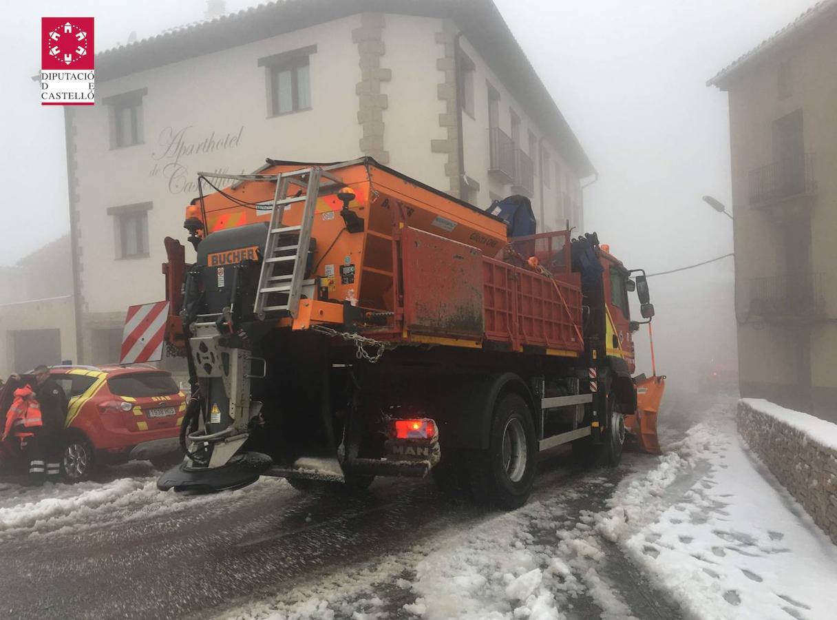 Las máquinas quitanieves intervienen por nevadas en varias zonas de la Comunitat.