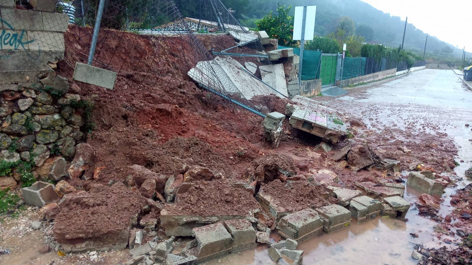 Efectos del temporal de lluvias en Alzira.