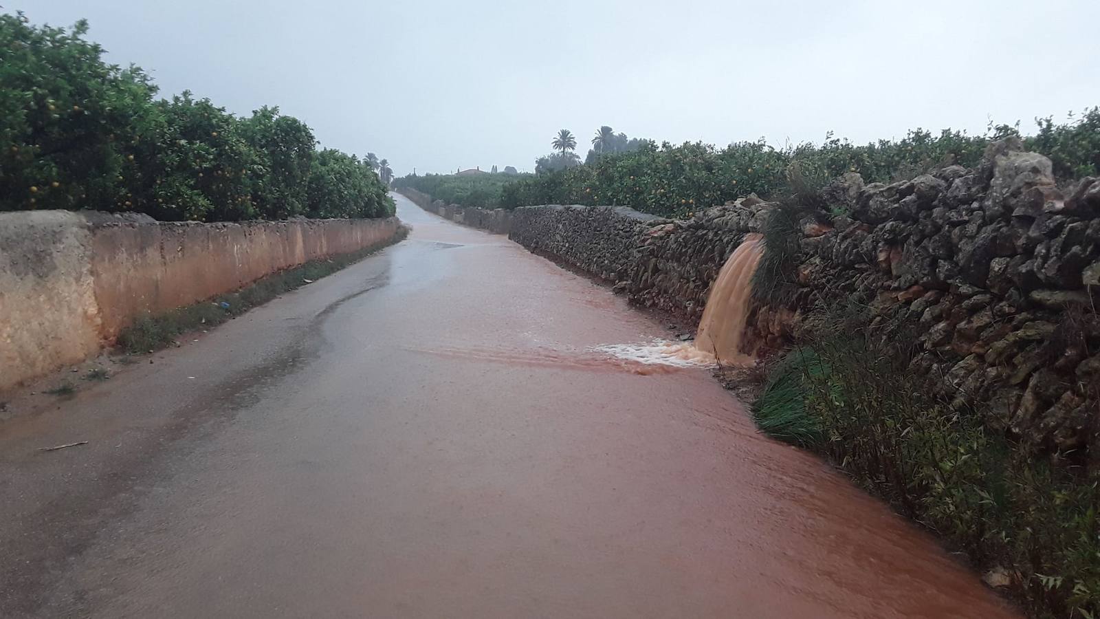 Efectos del temporal de lluvias en Alzira.