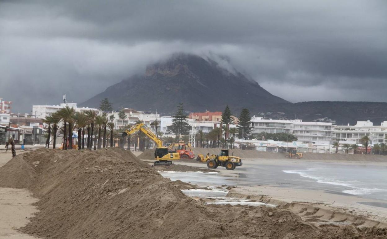 Playa del Arenal de Xàbia, tras el temporal.