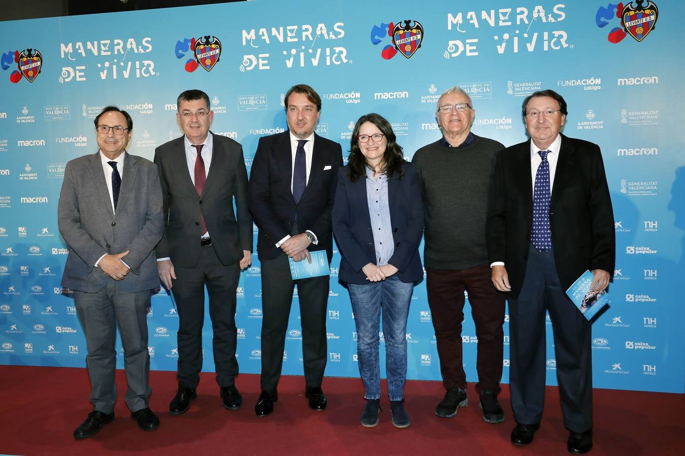 La Fundación del Levante UD ha presentado el documental 'Maneras de vivir', que narra las historias de diez deportistas vinculados al conjunto azulgrana con discapacidad.