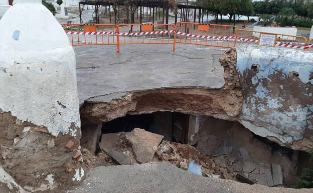 Cae el techo de una casa cueva del entorno de la Torre de Paterna