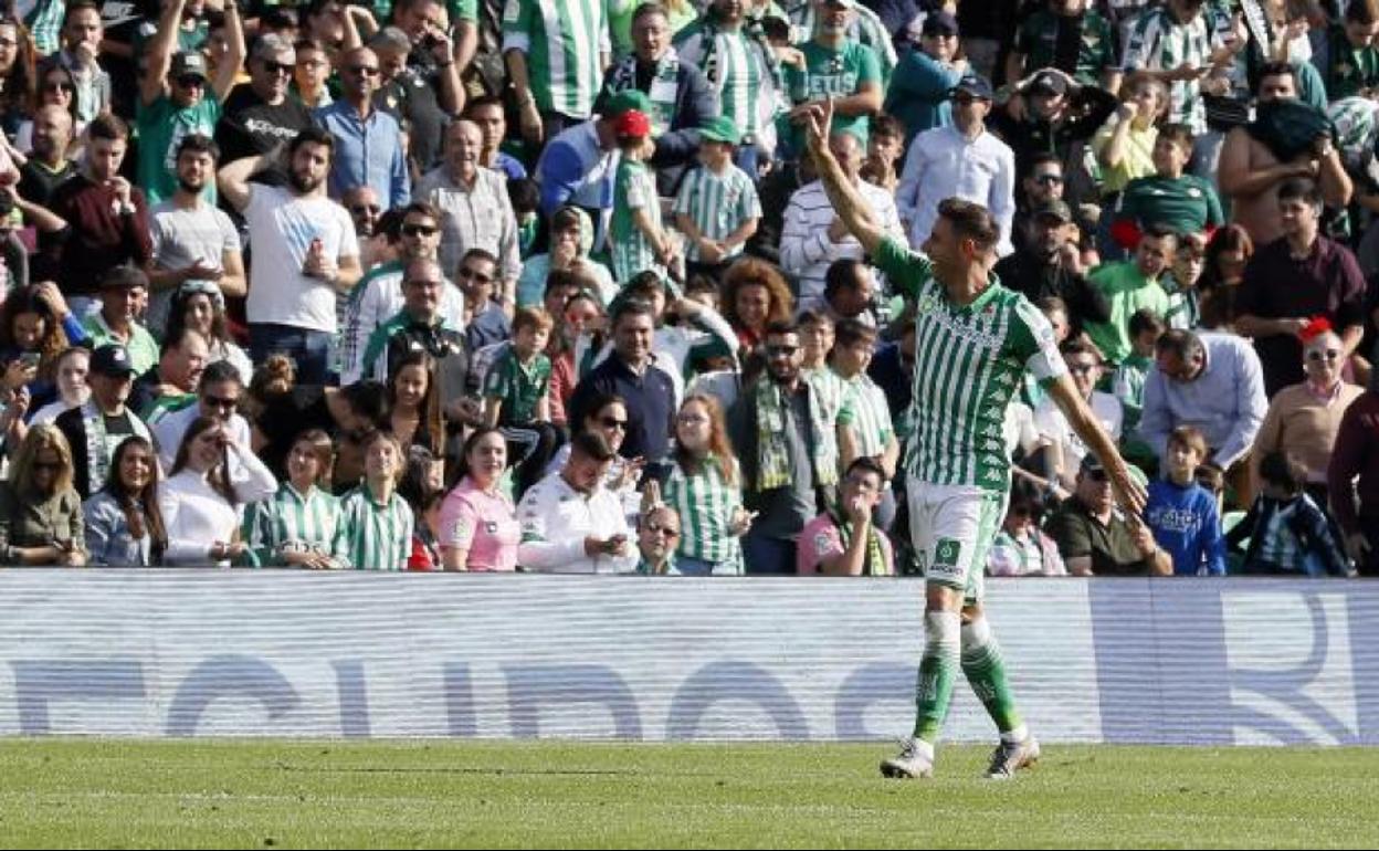 Joaquín celebra uno de sus tres goles ante el Athletic. 