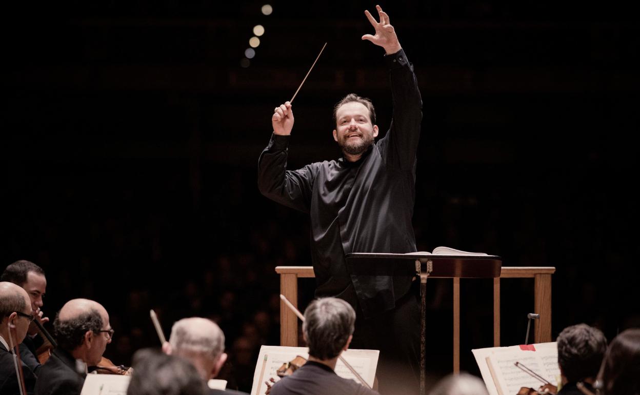 Andris Nelsons, durante una actuación.