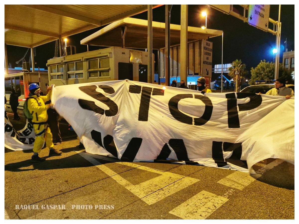 Protestas en el puerto de Sagunto por la llegada del carguero 'Bahri Abha' con material bélico comprado por Arabia Saudí