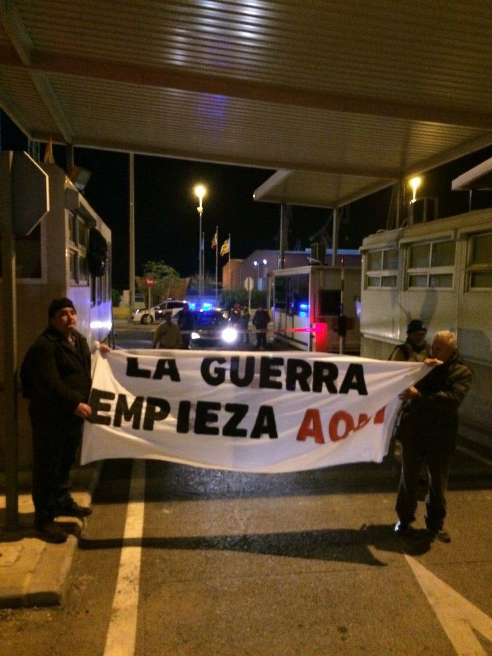 Protestas en el puerto de Sagunto por la llegada del carguero 'Bahri Abha' con material bélico comprado por Arabia Saudí