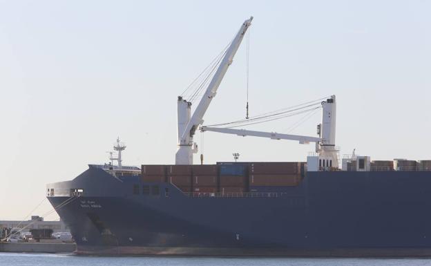 Buque 'Bahri Abha' que ha atracado en el Puerto de Sagunto.